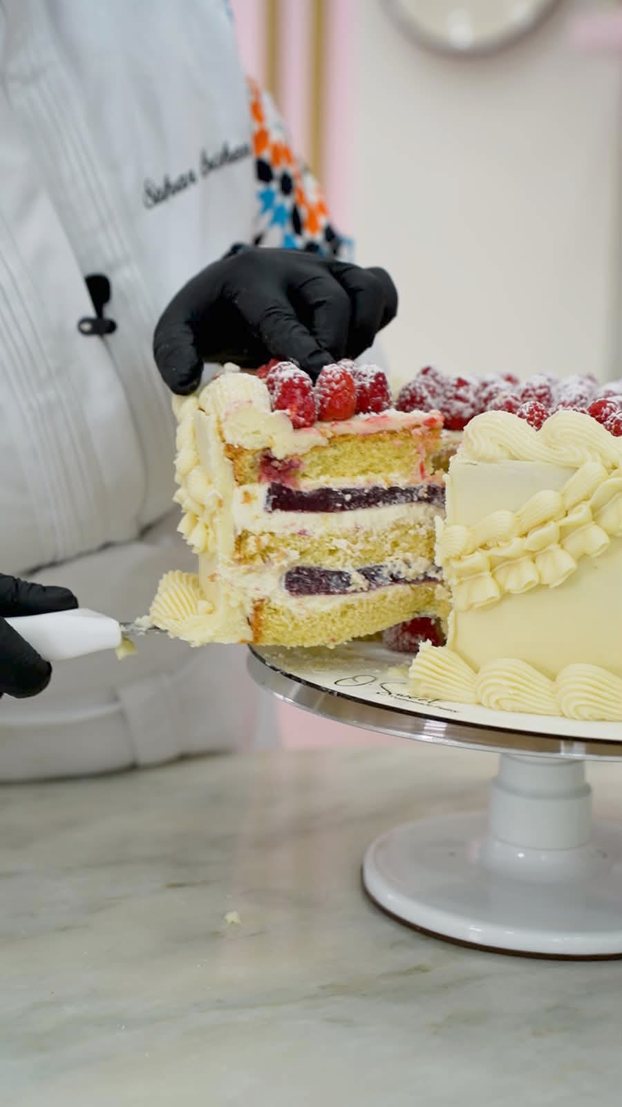 Intérieur du gâteau italien : génoise et crème légère